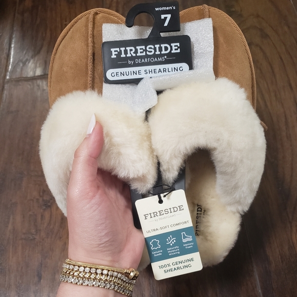 Fireside by Dearfoams Women's Melton Genuine Shearling Platform Scuff Slipper - Picture 2 of 5